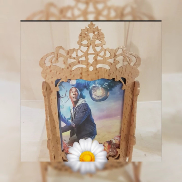 قاب عکس چوبی مشبک کاری 13*9