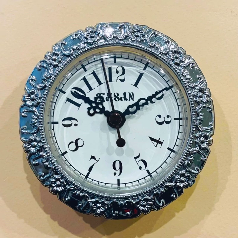 ساعت توکار نقره ای 8.5 سانتیمتر  طرح گلدار