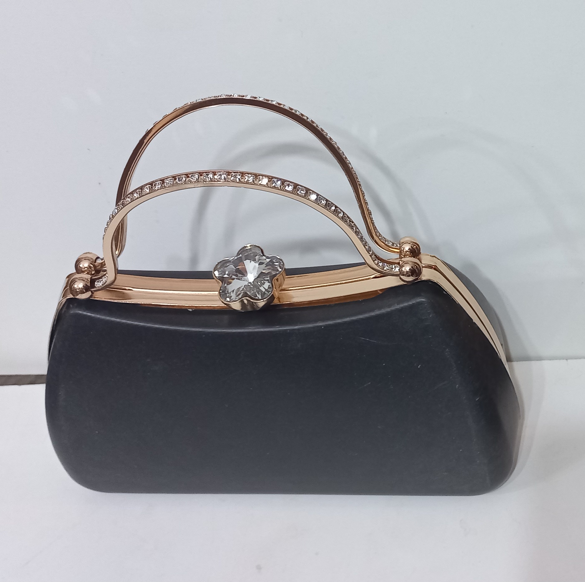 قاب دامنی سایز بزرگ با قفل تک نگین گلدار