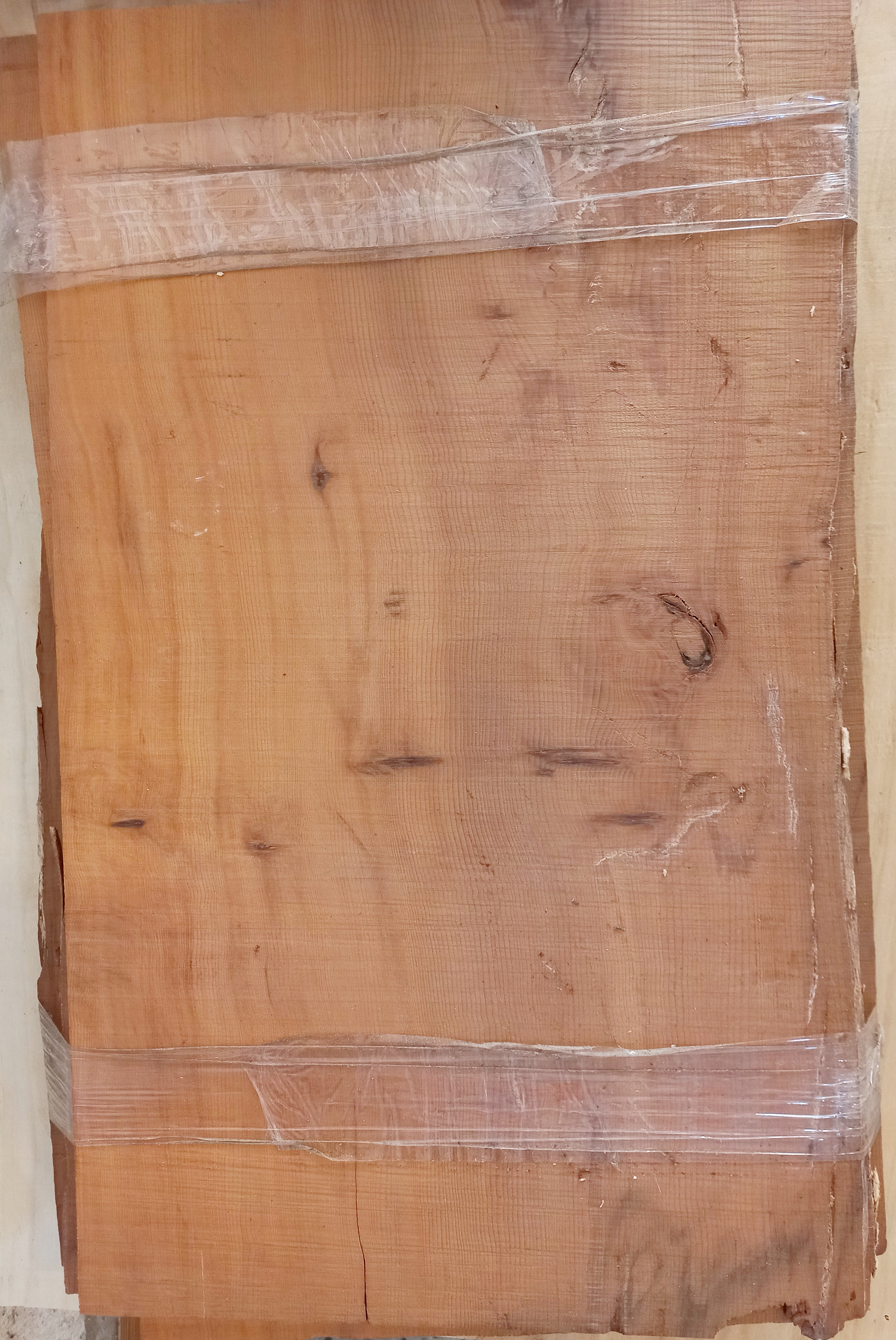 چوب سرخدار معرقی